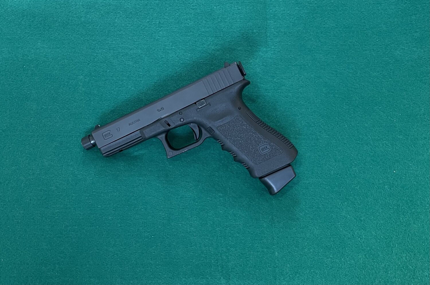 Glock 17 Gen3 mit Gewindelauf