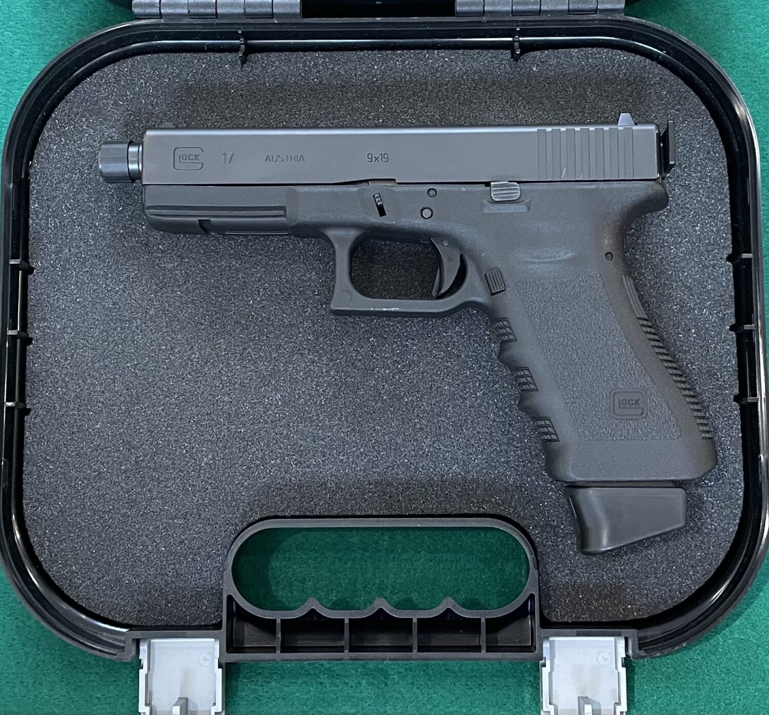 Glock 17 Gen3 mit Gewindelauf – Bild 3
